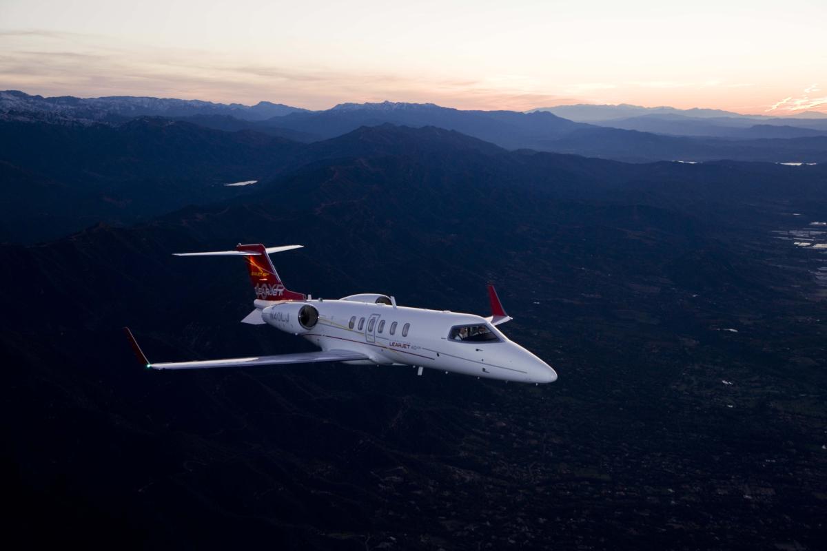 Learjet 40 cabin for Las Vegas charter